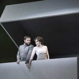 Explore Béatrice et Bénédict