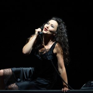 Explore La Voix humaine