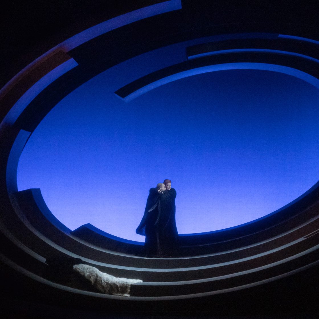 Watch Tristan Und Isolde on demand